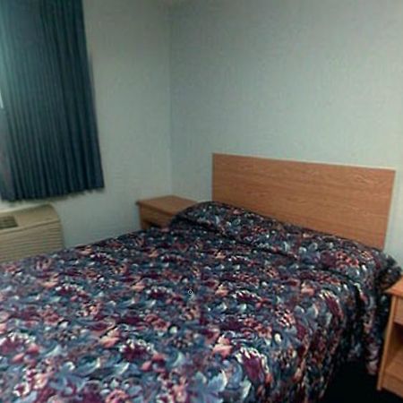 Econo Lodge West Lafayette Buitenkant foto