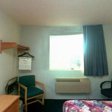Econo Lodge West Lafayette Buitenkant foto