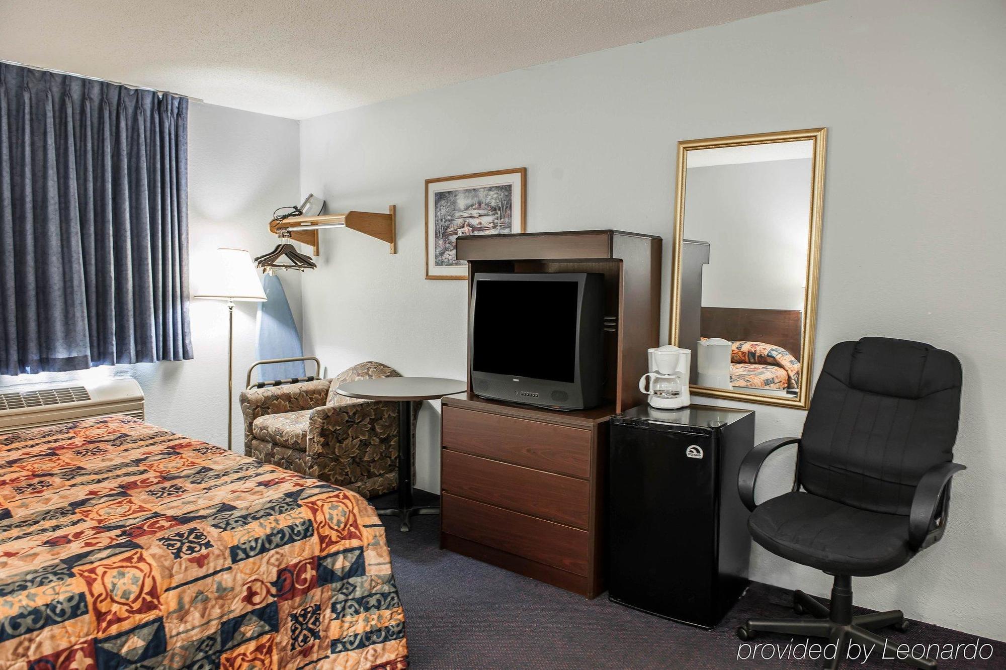 Econo Lodge West Lafayette Buitenkant foto