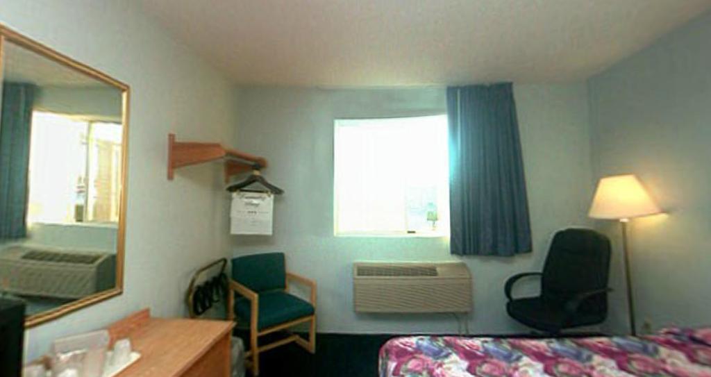 Econo Lodge West Lafayette Buitenkant foto