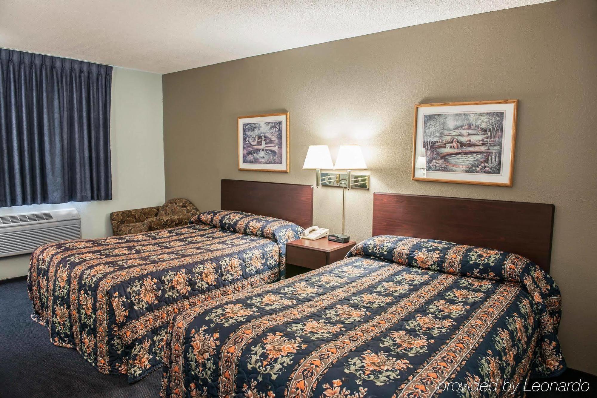 Econo Lodge West Lafayette Buitenkant foto